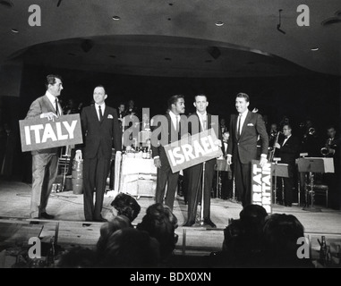 RAT PACK au Sands Hotel, Las Vegas au milieu des années 1960. De : l : Dean Martin, Frank Sinatra, Sammy Davis Jr, Joey Bishop et Peter Lawford Banque D'Images