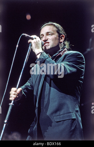 U2 - chanteur Bono en 1987 Banque D'Images