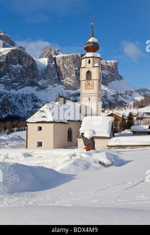 Église de Colfosco à Badia, Massif du Sella, Dolomites, Tyrol du Sud, Italie, Trentin-Haut-Adige Banque D'Images