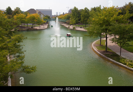 Indianapolis, Indiana - Canal du Centre et Canal Walk. Banque D'Images