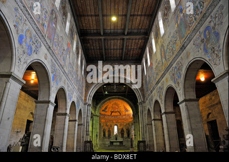 Tourné de l'intérieur de la Johanniskirche, St. John's Church, de style néo-roman, salle de chant, des peintures murales réalisées par Carl Schwaebisch Gmuend Dehner,, Banque D'Images