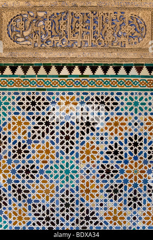 L'Alcazar, palais royal d'Arabie, carrelage, mosaïque, écriture arabe, Barrio Santa Cruz, Séville, Andalousie, Espagne, Europe Banque D'Images