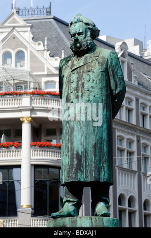 Henrik Johan Ibsen, 1828-1906, dramaturge et poète, de la sculpture au Théâtre National, Oslo, Norway, Scandinavia, Europe Banque D'Images