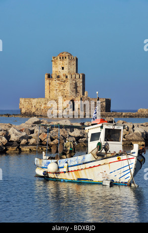 Bateau de pêche à Methoni, Grèce Banque D'Images