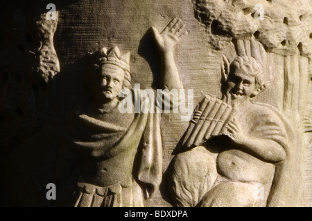 Bas-relief sur vase romain ancien, Quirinale gardens, Rome, Italie. Banque D'Images