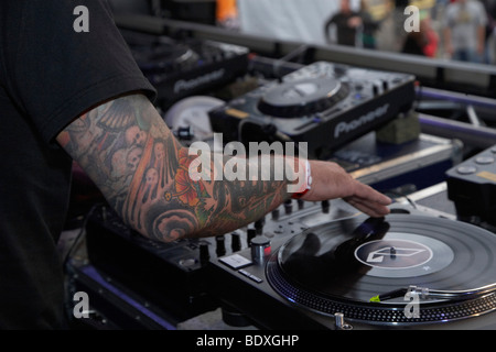 La nature Un Festival 2009, DJ Dag, Kastellaun, Rhénanie-Palatinat, Allemagne, Europe Banque D'Images