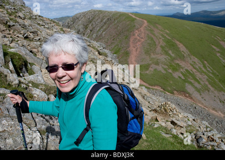 Dame tomba sur walker Grand Gable dans le Lake District Banque D'Images