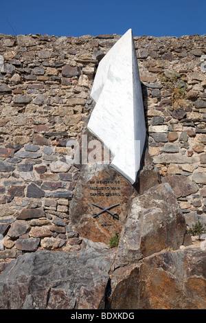 Monument à Salgueiro Maia, un capitaine révolutionnaire du 25 avril 1974, révolution au Portugal. Castelo de Vide, Portugal. Banque D'Images