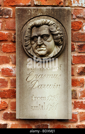 Plaque commémorative pour Erasmus Darwin, 1758-1781, médecin et poète, grand-père de Charles Darwin, le fermer, Lichfield, Angleterre Banque D'Images