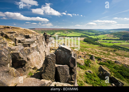 Vue vers le bas Bilsdale hâtive de la Banque mondiale et sur la façon Wainstones Cleveland, North York Moors National Park Banque D'Images