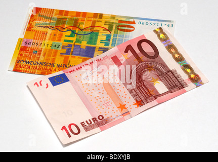 Europe 10 Euro Note et dix billets de banque suisse Franc. Banque D'Images