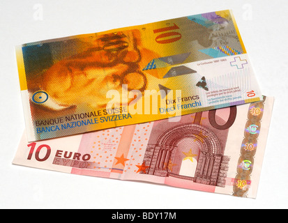 Europe 10 Euro Note et dix billets de banque suisse Franc. Banque D'Images