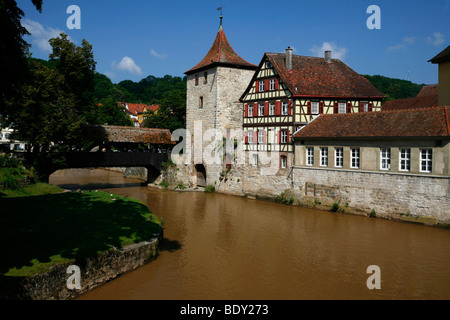 De la rivière Kocher, Schwaebisch Hall, Bade-Wurtemberg, Allemagne, Europe Banque D'Images