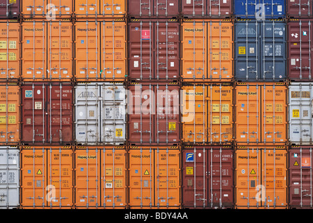 Dépôt de conteneurs empilés, Bonn Port high-cube conteneurs, full frame, Bonn, Berlin, Germany, Europe Banque D'Images