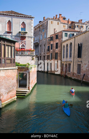 Canoë, Venise, Italie, Europe Banque D'Images