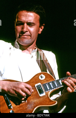 JOHN McLAUGHLIN - UK Le guitariste de jazz vers 1974 Banque D'Images