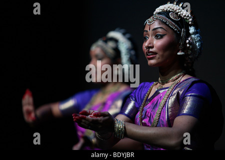 Deux danseurs Kuchipudi indien Banque D'Images