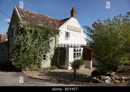 Photo par Mark Passmore. 06/09/2009. Vue générale des agriculteurs Inn, un pub gastro- dans l'ouest de Hatch, Somerset. Banque D'Images