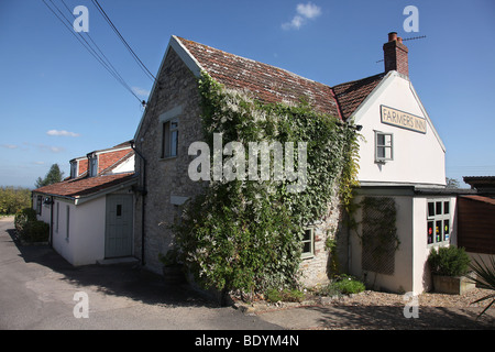 Photo par Mark Passmore. 06/09/2009. Vue générale des agriculteurs Inn, un pub gastro- dans l'ouest de Hatch, Somerset. Banque D'Images