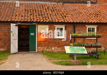 L'entrée et Gressenhall magasin au musée de la vie rurale dans la région de North Norfolk Uk Banque D'Images