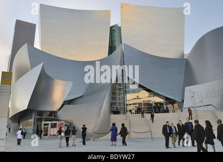 Walt Disney Concert Hall, l'architecte Frank O. Gehry, zone d'entrée, Los Angeles, Californie, USA Banque D'Images