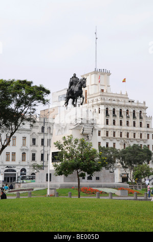 Statue équestre du général José de San Martín, la Plaza San Martin, centre historique, Lima, Pérou, Amérique du Sud, Amérique Latine Banque D'Images