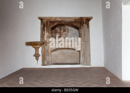 Aron Kodesh ha Torah (arche) dans la Synagogue sépharade médiévale (13e / 14e siècle) dans la région de Castelo de Vide, Alto Alentejo, Portugal Banque D'Images