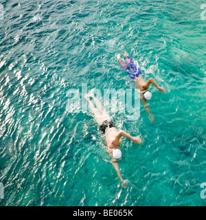 Les hommes de la mer piscine Banque D'Images