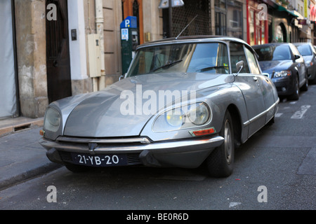 Citroen DS stationné à Paris France Banque D'Images