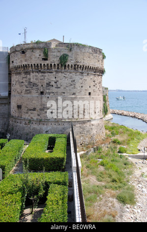 Le château Aragonais, Tessin, Province, Région des Pouilles, Italie Banque D'Images