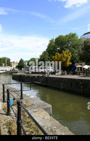 Défilé de Bathurst et la bloquer en la ville de Bristol England UK Banque D'Images