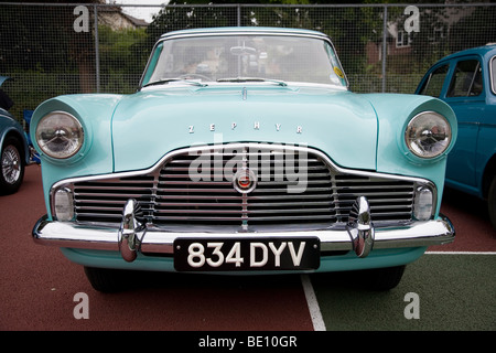 Une Ford Zephyr MK 2 lors de l'Assemblée Wilton Park Vintage Classic Car Show Batley, West Yorkshire UK Banque D'Images