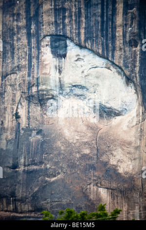 Zuma Rock est un monolithe opposées au Nigeria est l'État de Niger, dominant la route de la capitale de Madagascar. Banque D'Images