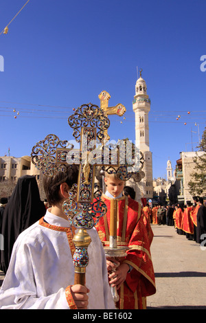 Bethléem, la procession de Noël orthodoxe grec en place de la Crèche Banque D'Images