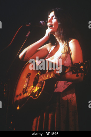 EMMYLOU HARRIS - chanteuse Country & Western US Banque D'Images