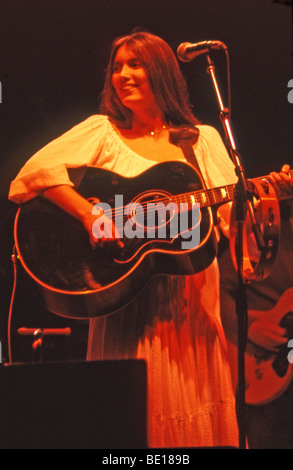 EMMYLOU HARRIS - chanteuse Country & Western US Banque D'Images