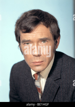 MIKE PRATT acteur de télévision britannique en 1967 alors qu'avec comme Jeff Randall dans la série Randall et Hopkirk défunt Banque D'Images