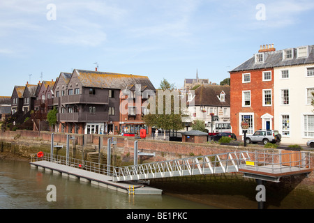 Town Quay avec cathédrale en arrière-plan, Arundel West Sussex UK Banque D'Images