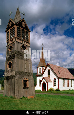 Gitwangak Kitwanga (C.-B.), le nord de la Colombie-Britannique, Canada - l'église anglicane Saint Paul's (Gitxsan, les Gitksans) et Bell Tower Banque D'Images