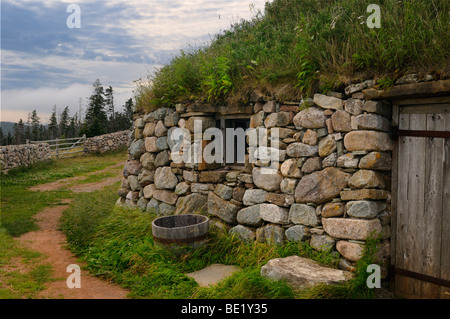 Maison de la pierre noire gaélique avec toit de chaume au Highland Village Museum iona l'île du Cap-Breton, Nouvelle-Écosse Canada Banque D'Images