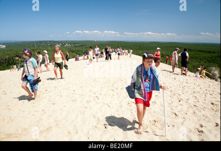 Les gens sur la Dune du Pilat, Aquitaine, France Banque D'Images