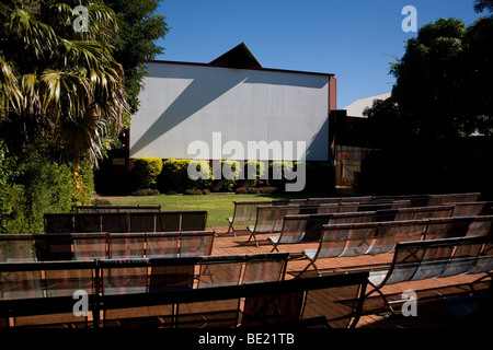 Cinéma en plein air le plus ancien PicturesThe Sun dans la plus ancienne piscine photo jardins en Broome Australie occidentale Banque D'Images