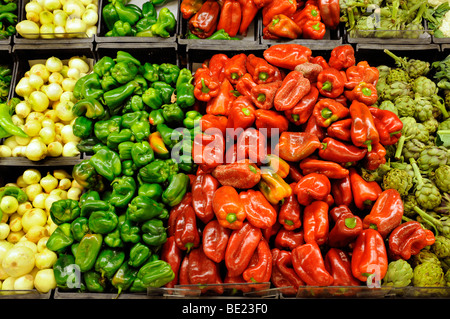 Des LÉGUMES FRAIS POUR LA VENTE Banque D'Images