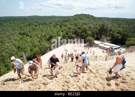 Les gens sur la Dune du Pilat, Aquitaine, France Banque D'Images