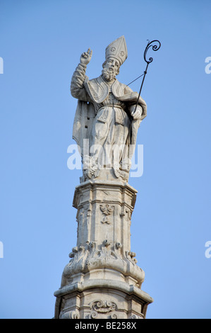 Colonna di San Oronzo, Piazza della Liberta, Vieille Ville, Ostuni, Brindisi Province, Région des Pouilles, Italie Banque D'Images