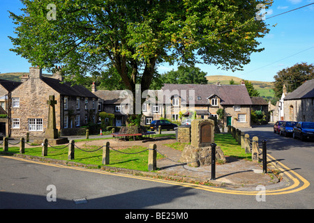 Place du marché, Castleton, Derbyshire, Peak District National Park, Angleterre, Royaume-Uni. Banque D'Images