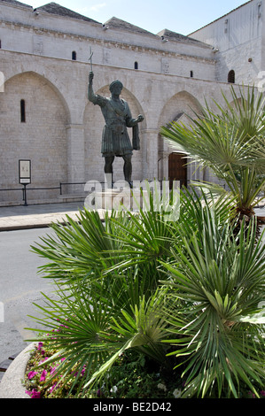 Le Colosse de Barletta, Bari, province de Barletta-Andria-Trani, Région des Pouilles, Italie Banque D'Images