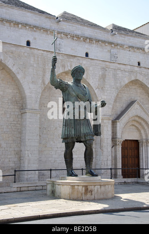 Le Colosse de Barletta, Bari, province de Barletta-Andria-Trani, Région des Pouilles, Italie Banque D'Images