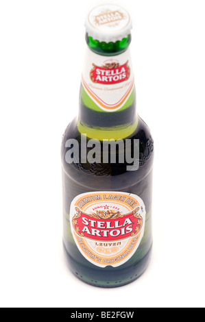 Une bouteille de bière Stella Artois Banque D'Images