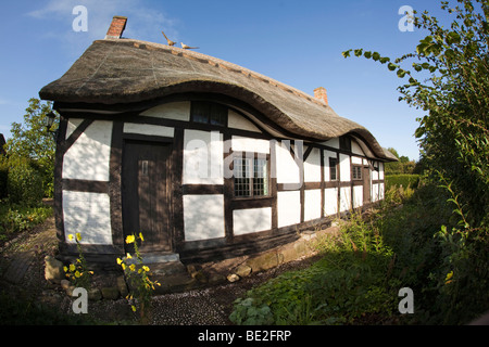 Royaume-uni, Angleterre, Staffordshire, Stafford, Shallowford, Izaak Walton Cottage, objectif fisheye view Banque D'Images